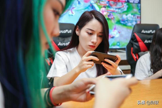 賺錢(qián)游戲一天500是真的嗎（一天賺1000塊錢(qián)的游戲是真的嗎）