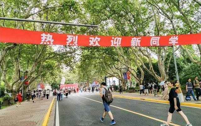 高考完學(xué)生兼職可以干什么，高考后做什么兼職工作？