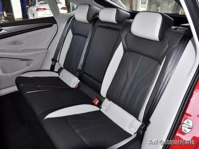 喜提新車朋友圈怎么發(fā)圖片，喜提新車朋友圈怎么發(fā)圖片呢？