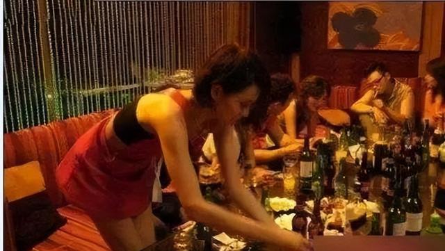 華融公司董事長(zhǎng)是什么級(jí)別的干部（華融公司董事長(zhǎng)是什么級(jí)別的單位）