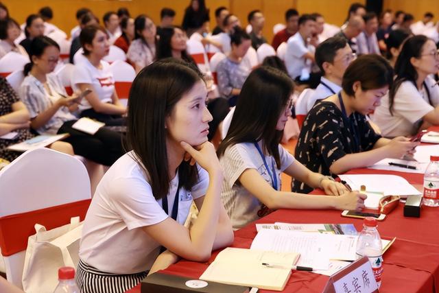 適合教師的25個副業(yè)有哪些，適合教師的25個副業(yè)有哪些呢？