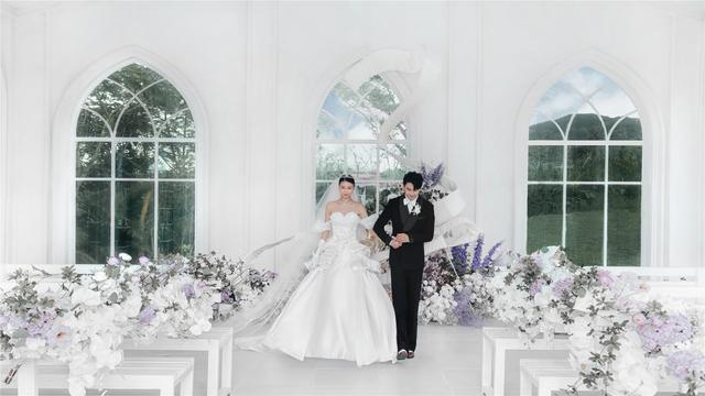 公開戀情的朋友圈句子搞笑，公開戀情的朋友圈句子搞笑圖片？