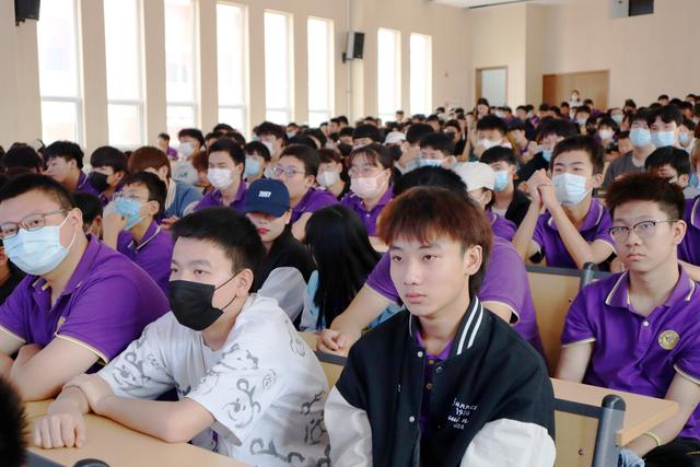 學程序員需要多少錢（學程序員工資多少）