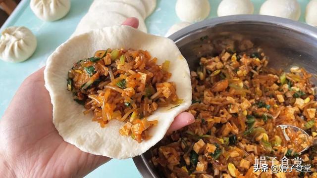 粉絲豆腐包的餡怎么做好吃又簡(jiǎn)單，粉絲豆腐包的餡怎么做好吃視頻？