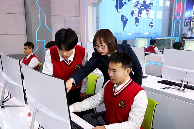 互聯(lián)網(wǎng)金融專業(yè)主要學(xué)什么（計(jì)算機(jī)互聯(lián)網(wǎng)專業(yè)主要學(xué)什么）