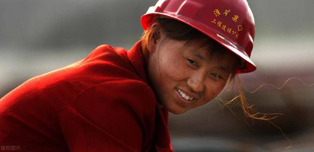 沒啥學(xué)歷的女生可以選擇什么掙錢，女生沒學(xué)歷適合做什么工作工資高？
