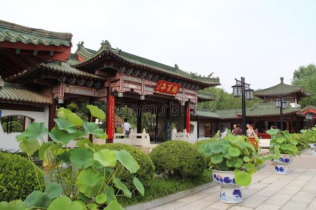 普陀山在哪個(gè)位置在哪個(gè)省哪個(gè)市（請(qǐng)問普陀山在哪個(gè)省）