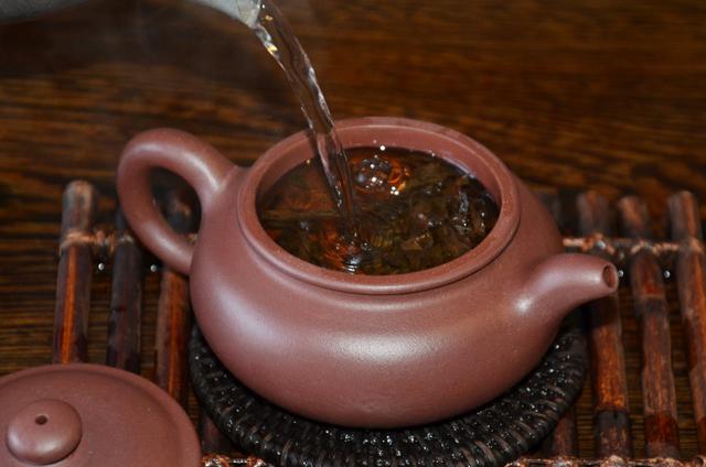 921老同興茶餅多少錢一塊（1912老同興茶餅價格）"
