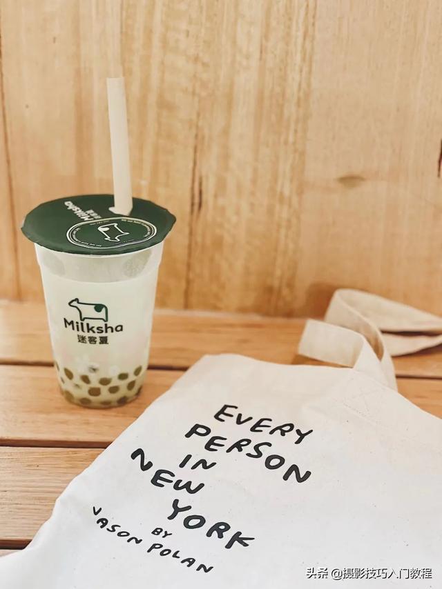 發(fā)朋友圈的手拿奶茶圖片蜜雪冰城，發(fā)朋友圈的手拿奶茶圖片高清？
