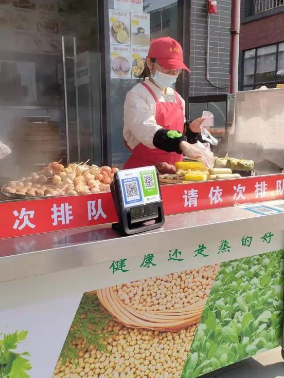 海底撈兼職工資多少錢一個(gè)月，海底撈兼職一個(gè)月？