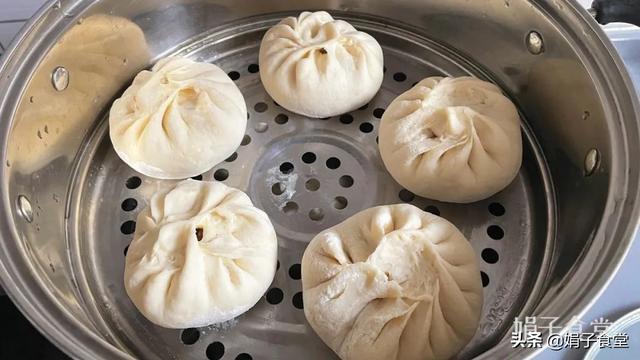 粉絲豆腐包的餡怎么做好吃又簡(jiǎn)單，粉絲豆腐包的餡怎么做好吃視頻？