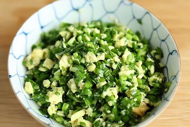 冬至吃餃子發(fā)朋友圈說(shuō)說(shuō)，冬至包餃子發(fā)朋友圈的句子？