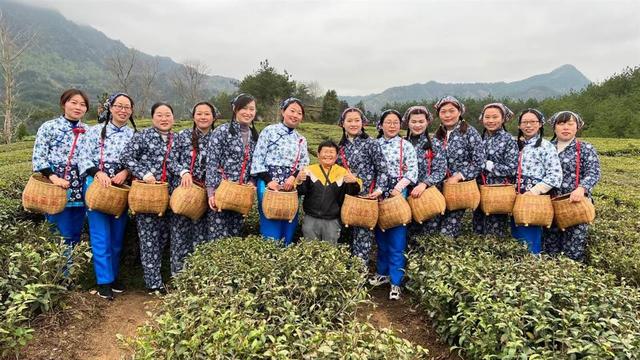 抖音網(wǎng)紅小男孩圖片大全，抖音上火的小男孩的照片？