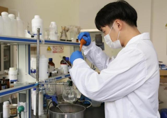 男生學(xué)什么技術(shù)工資高，男生學(xué)什么技術(shù)比較賺錢？