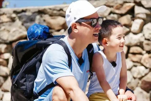 發(fā)孩子跳舞朋友圈怎么配文字說說圖片，發(fā)孩子跳舞朋友圈怎么配文字說說呢？