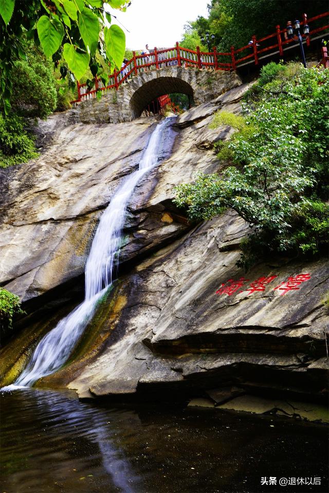 天空很藍(lán)發(fā)朋友圈的句子，天藍(lán)藍(lán)的天空發(fā)朋友圈？