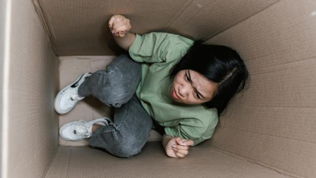 開始正常突然嚇人的短視頻，先正常后嚇人的視頻下載？