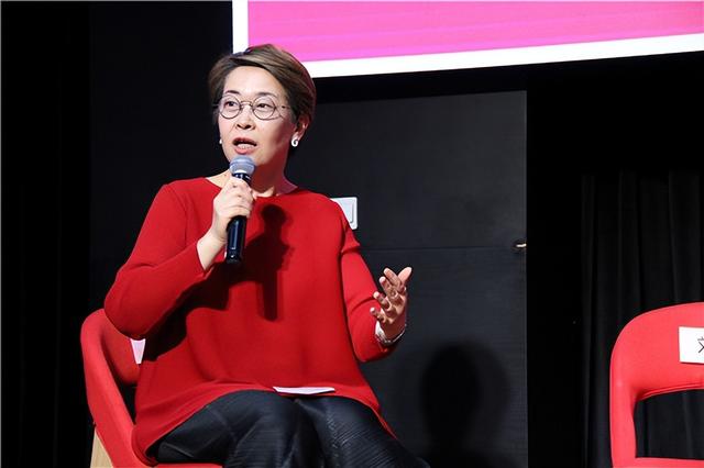 中央電視臺(tái)新聞直播間女主持人名單及照片，新聞直播間女主持人名單及照片2021