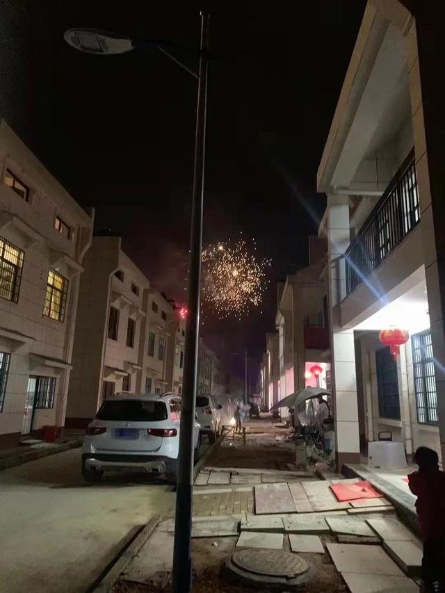 喬遷之喜朋友圈怎么發(fā)邀請(qǐng)函圖片，喬遷之喜朋友圈怎么發(fā)邀請(qǐng)函呢？