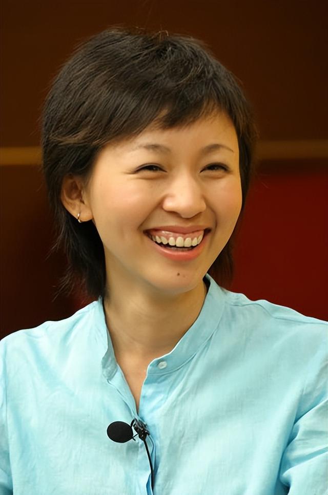 中央電視臺(tái)新聞直播間女主持人名單及照片，新聞直播間女主持人名單及照片2021