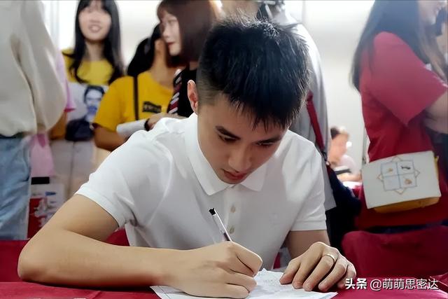 現(xiàn)在比較容易賺錢的行業(yè)，干什么行業(yè)能掙錢快？