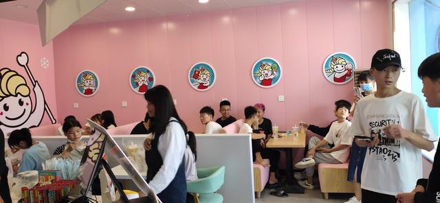開奶茶店能賺到錢嗎，開奶茶店還賺錢嗎？