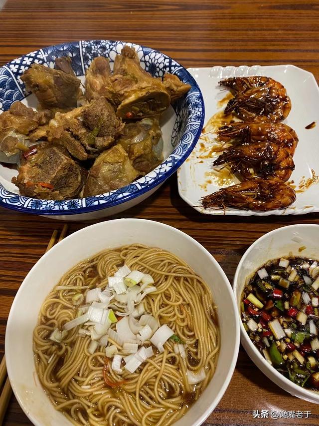 年會聚餐文案發(fā)朋友圈的文案，年會聚餐文案發(fā)朋友圈的文案怎么寫？