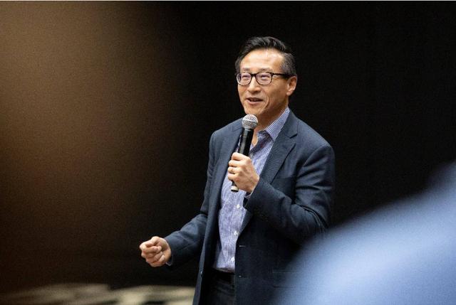 蔡崇信收購籃網多少錢，蔡崇信國籍？