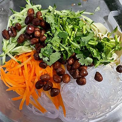 豆芽和粉絲怎么拌涼菜，涼拌粉絲豆芽的家常做法？