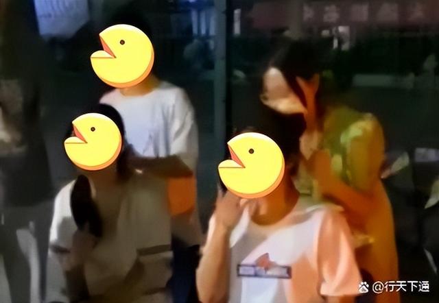 在大學擺攤買點什么賺錢（大學里擺攤什么賺錢）