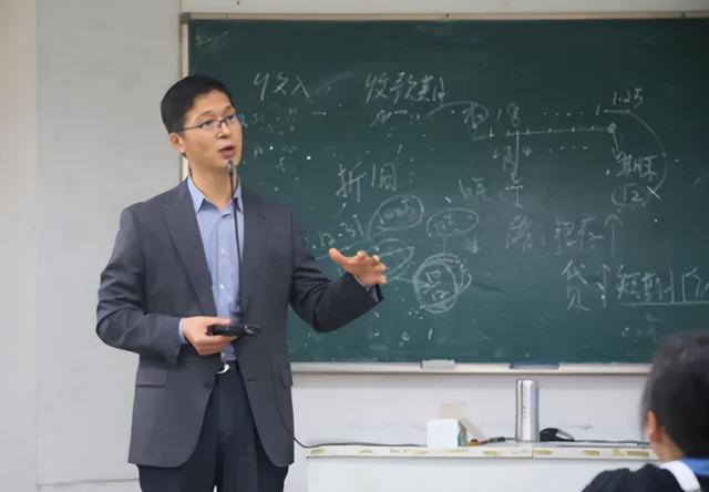 大學老師可以做的副業(yè)，大學老師能干副業(yè)嗎？