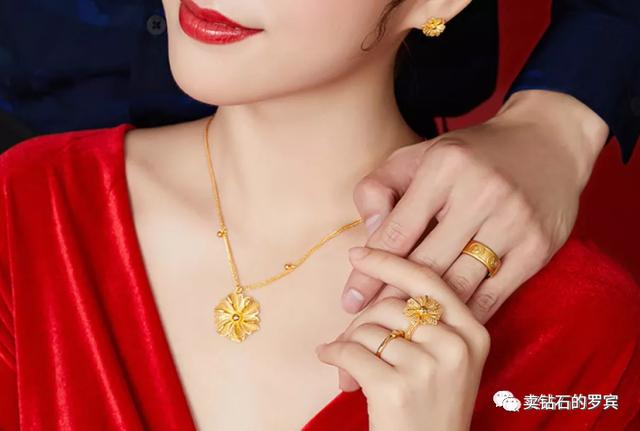 賣珠寶銷售技巧和話術(shù)經(jīng)典語(yǔ)句簡(jiǎn)短，賣珠寶銷售技巧和話術(shù)經(jīng)典語(yǔ)句圖片？