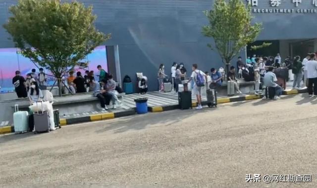 適合女人做的暴利行業(yè)且網(wǎng)上沖擊小的，女生最暴利的行業(yè)？
