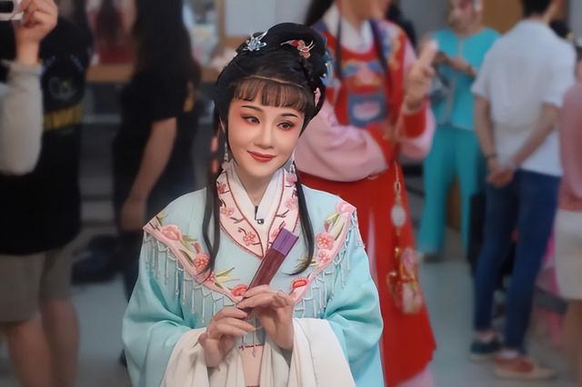 哪里有好看的直播間啊，哪里有好看的直播間啊視頻？