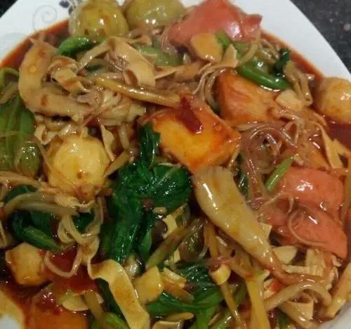 開麻辣燙店賺錢嗎，開麻辣燙店賺錢嗎？