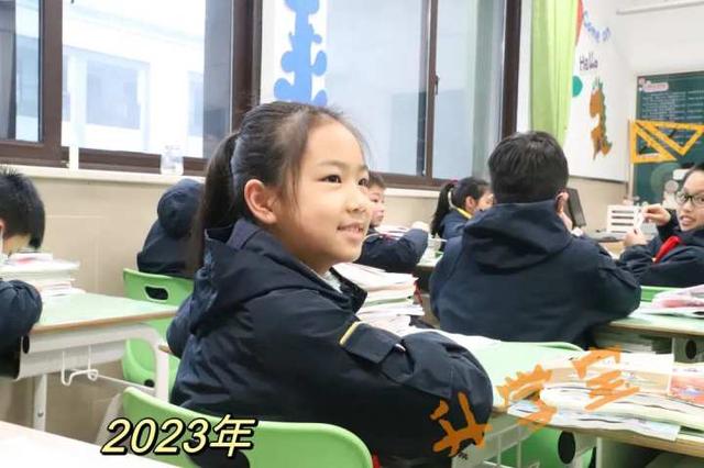 大學(xué)開學(xué)圖片發(fā)朋友圈，大學(xué)開學(xué)圖片發(fā)朋友圈文案？