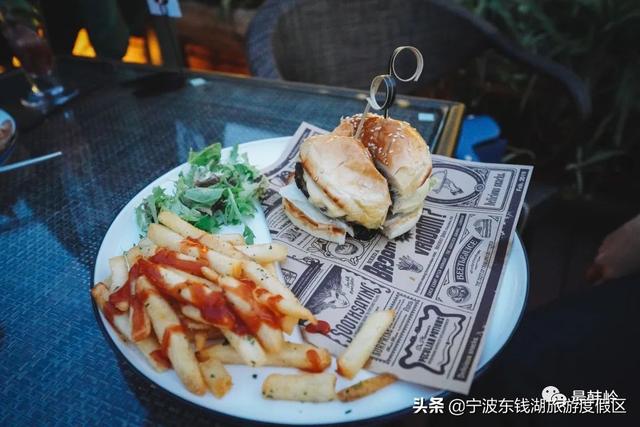 抖音很火的帶酒的歌詞，抖音很火的帶酒的歌詞是什么？
