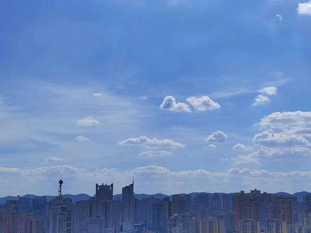 友誼最暖心短句四字，友誼最暖心短句朋友圈？