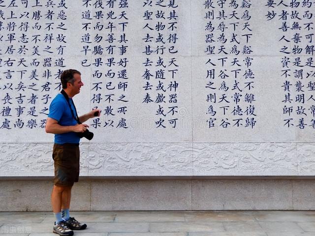 平時怎么跟客戶拉近關(guān)系（和客戶聊天怎么聊能拉進關(guān)系）