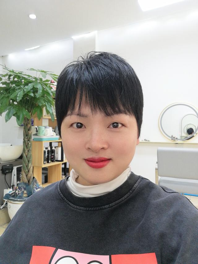 家庭主婦在家做什么賺錢又能帶孩子的說說怎么寫（在家?guī)薜募彝ブ鲖D怎么形容）