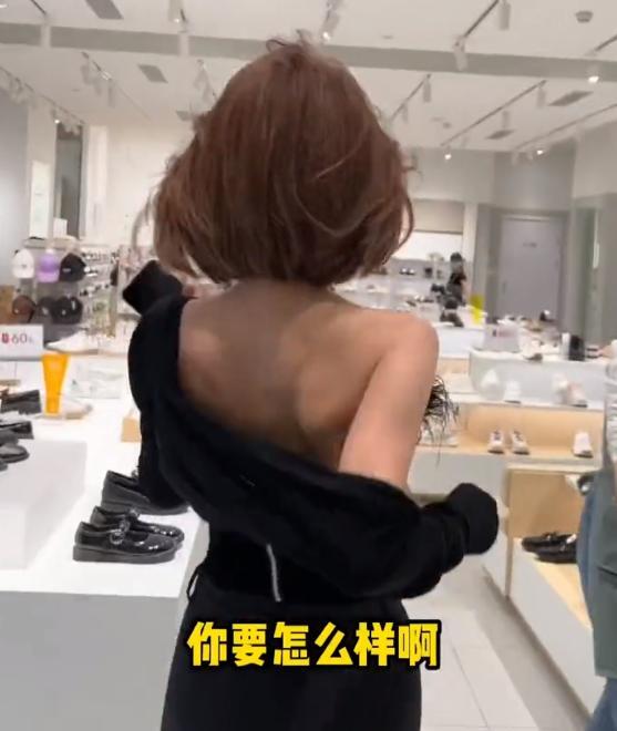 女主播扒開(kāi)內(nèi)衣讓粉絲看個(gè)夠的視頻，女主播扒開(kāi)內(nèi)衣讓粉絲看個(gè)夠的視頻軟件？