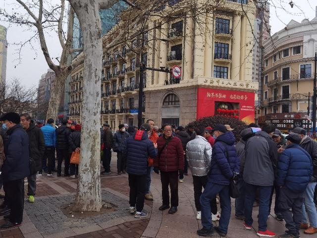 現(xiàn)在買什么股票最賺錢，現(xiàn)在買什么股票最賺錢？