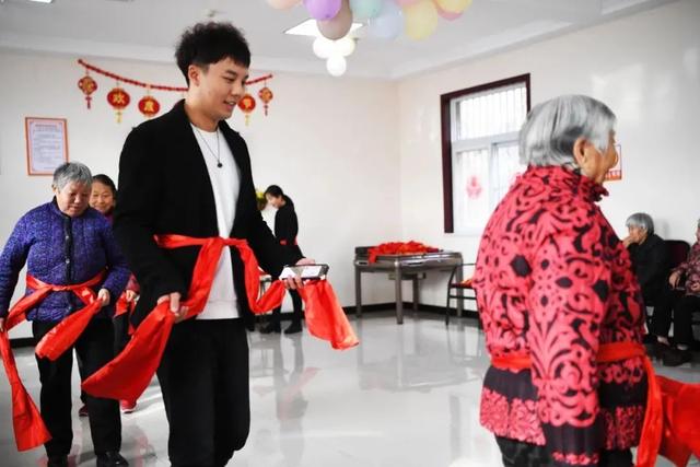 抖音特效師掙錢(qián)嗎知乎，抖音特效師掙錢(qián)嗎知乎推薦？