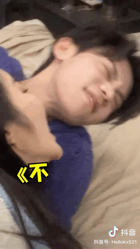 抖音很甜的情侶男的不露面（抖音情侶里有個女生,男生一直沒有出現(xiàn)過）
