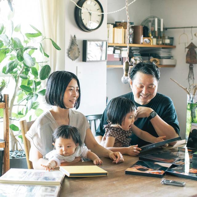 抖音最火圖片一家四口兩個(gè)兒子的照片，抖音上有一家四口兩個(gè)兒子？