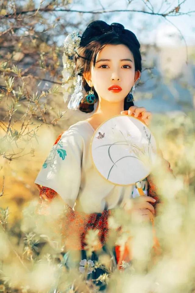 抖音自拍動(dòng)作手勢(shì)，抖音最新拍照姿勢(shì)？