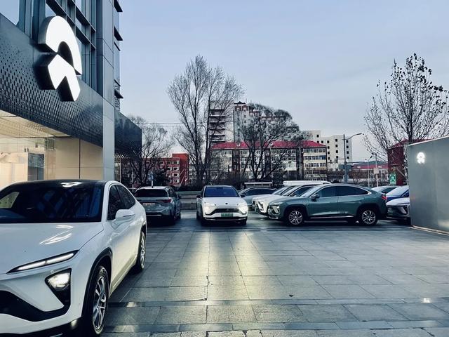 想買(mǎi)車(chē)去應(yīng)聘汽車(chē)銷(xiāo)售怎么樣_（做汽車(chē)銷(xiāo)售面試前要做什么準(zhǔn)備）