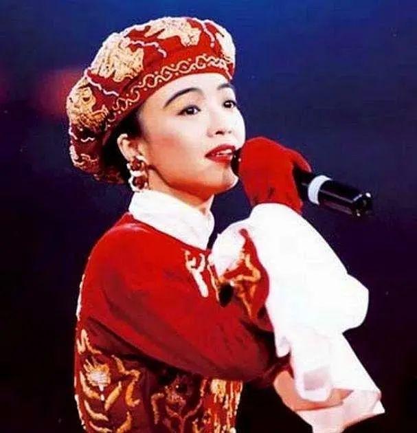 抖音流行的歌曲2022很火的歌DJ，抖音流行的歌曲2022很火的歌在線播放？