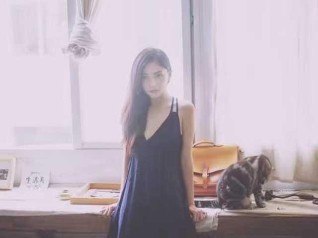 女生在朋友圈曬禮物，朋友圈全是曬花、曬禮物？