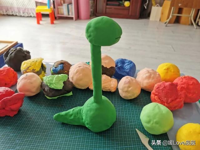 00種簡(jiǎn)單粘土造型視頻（100種簡(jiǎn)單粘土造型食品）"